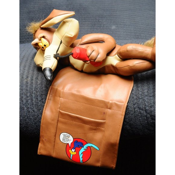 Vtg Wile E Coyote Remote Control Holder Hilarious Beep Beep Ca. 2000 Looney tune - Picture 1 of 13